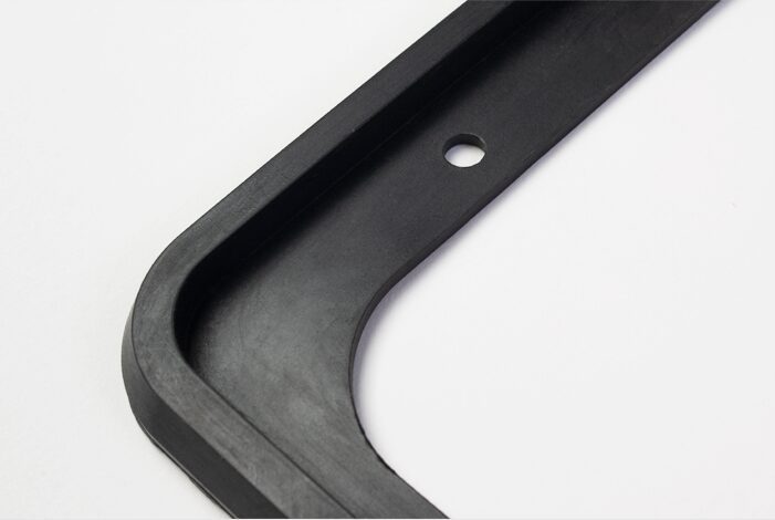 Seamless Integration of Features flexibility of injection molding
